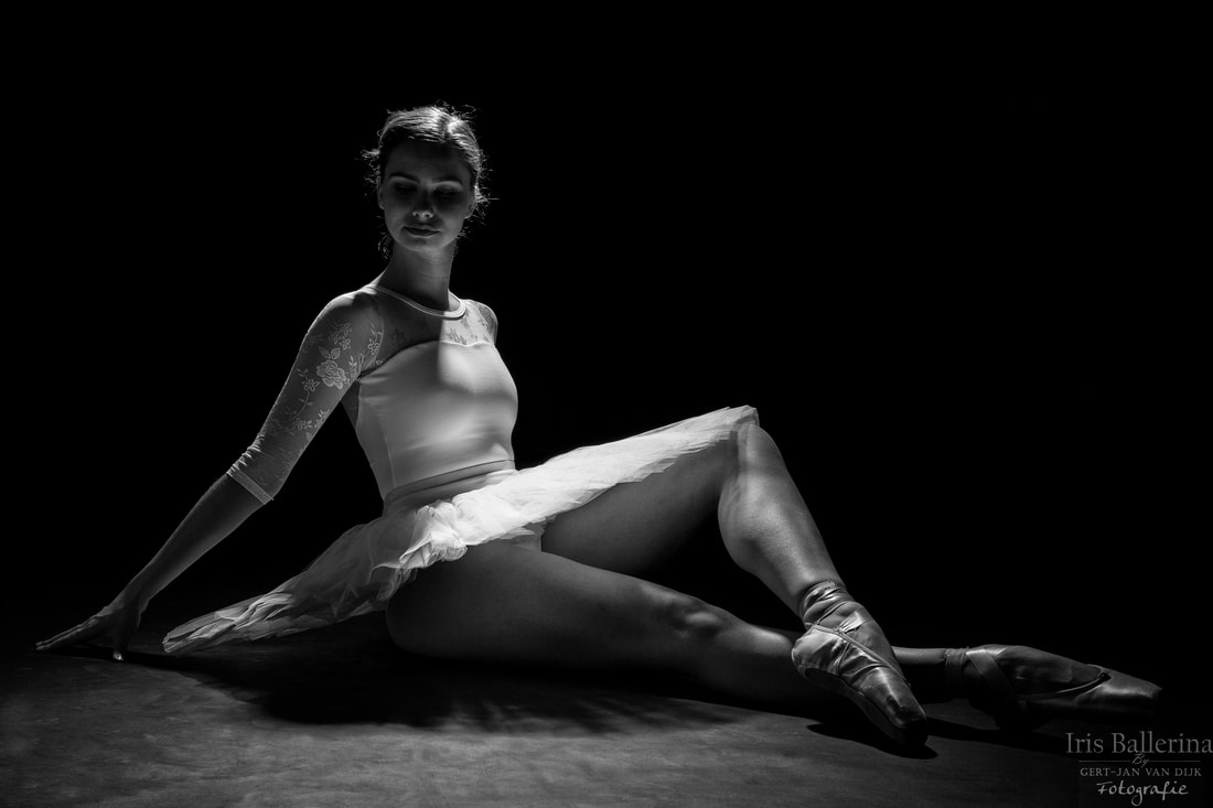 Ballet fotoschoot met fotomodel / ballerina Iris in de studio, klik op de foto voor meer foto's
